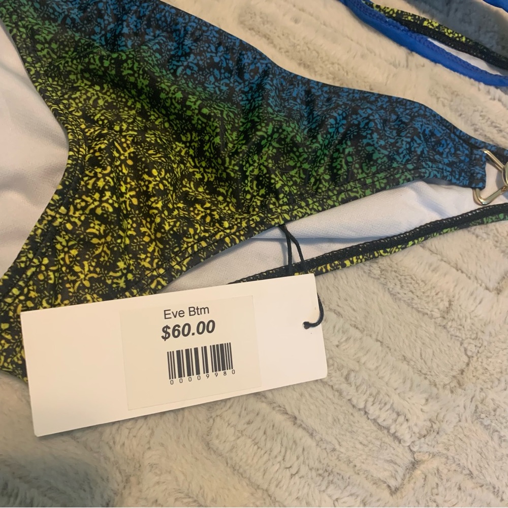 NWT Wrap Around Bikini - Picture 4 of 11
